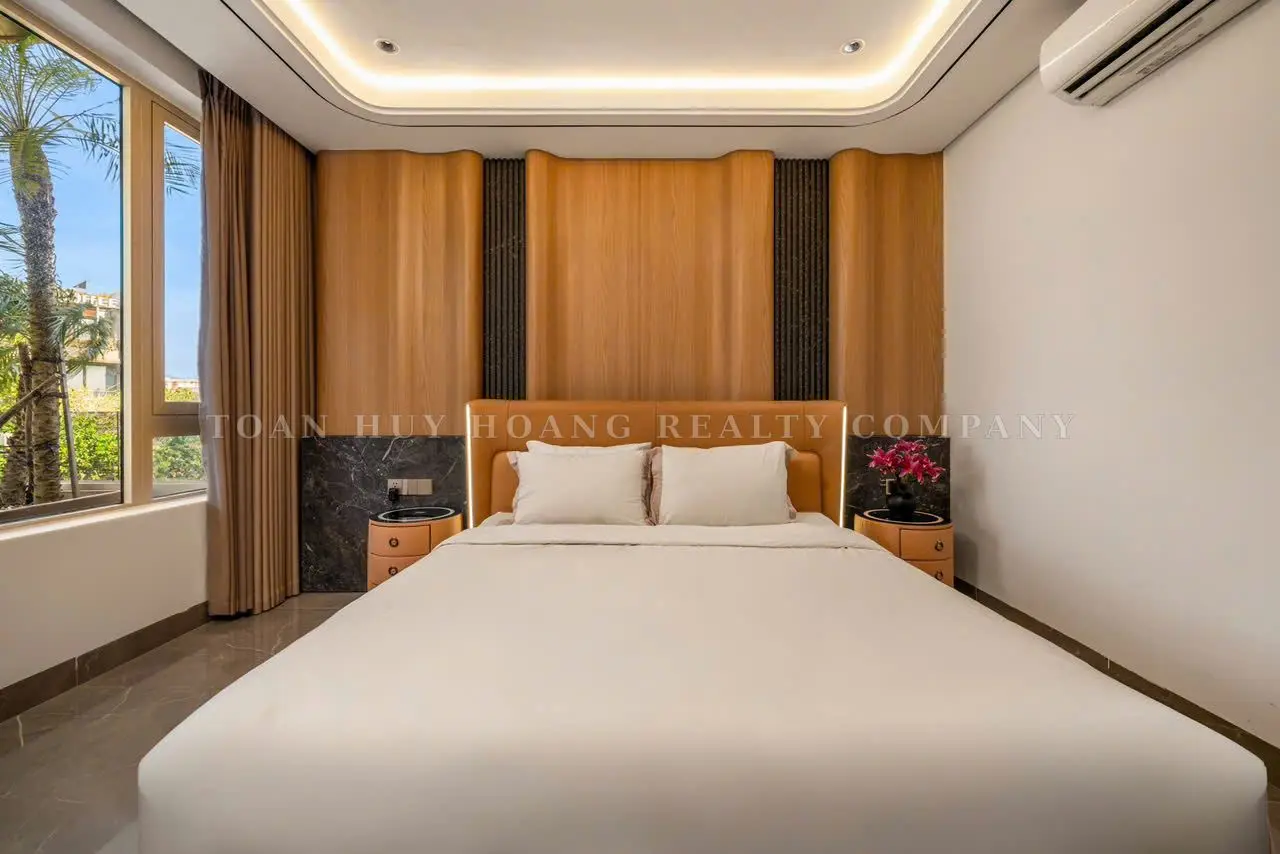 Luxury 6-Bedroom Pool Villa for Rent Near Thuan Phuoc Bridge, Da Nang, view 2