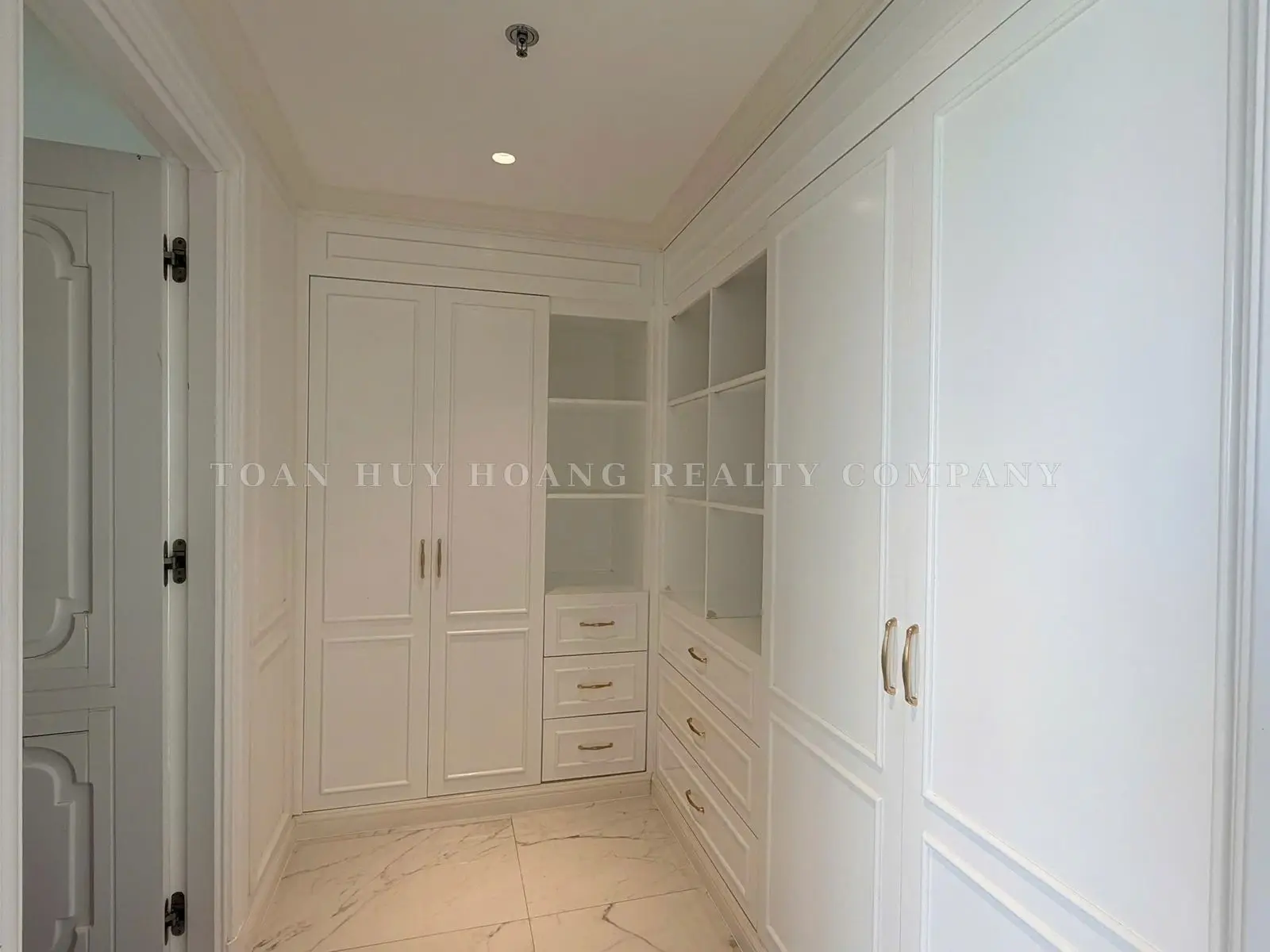Bach Dang Complex Apartment for Rent in Da Nang | 120 sqm | 2 Bedrooms | Direct Han River View, view 14