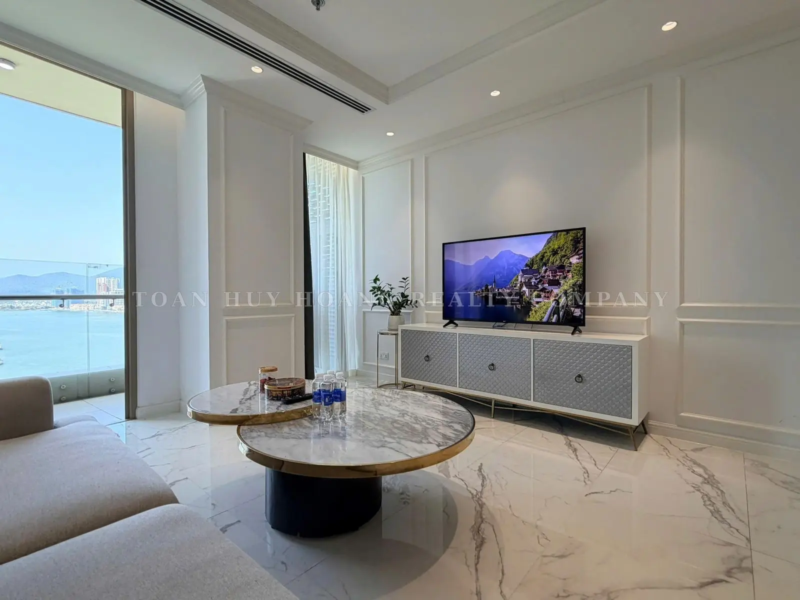 Bach Dang Complex Apartment for Rent in Da Nang | 120 sqm | 2 Bedrooms | Direct Han River View, view 2