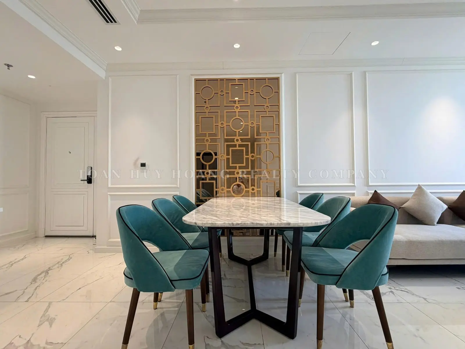 Bach Dang Complex Apartment for Rent in Da Nang | 120 sqm | 2 Bedrooms | Direct Han River View, view 3
