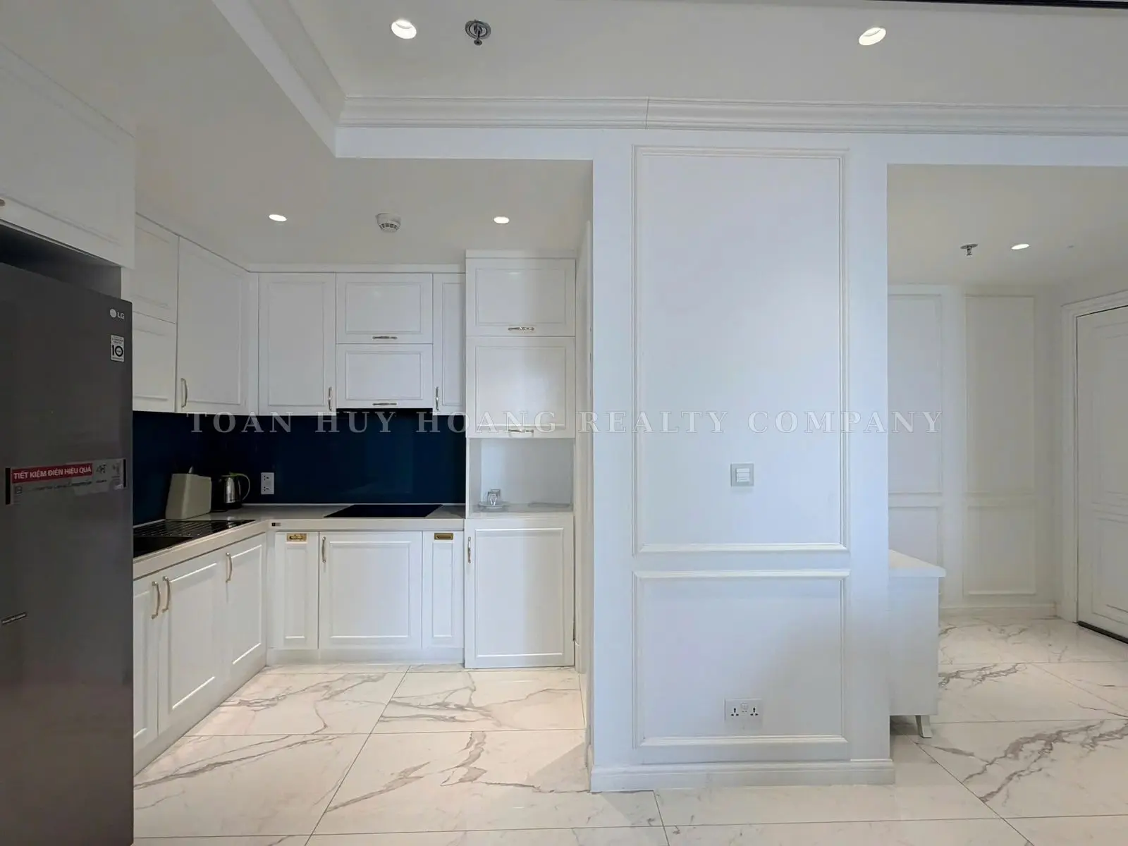 Bach Dang Complex Apartment for Rent in Da Nang | 120 sqm | 2 Bedrooms | Direct Han River View, view 5