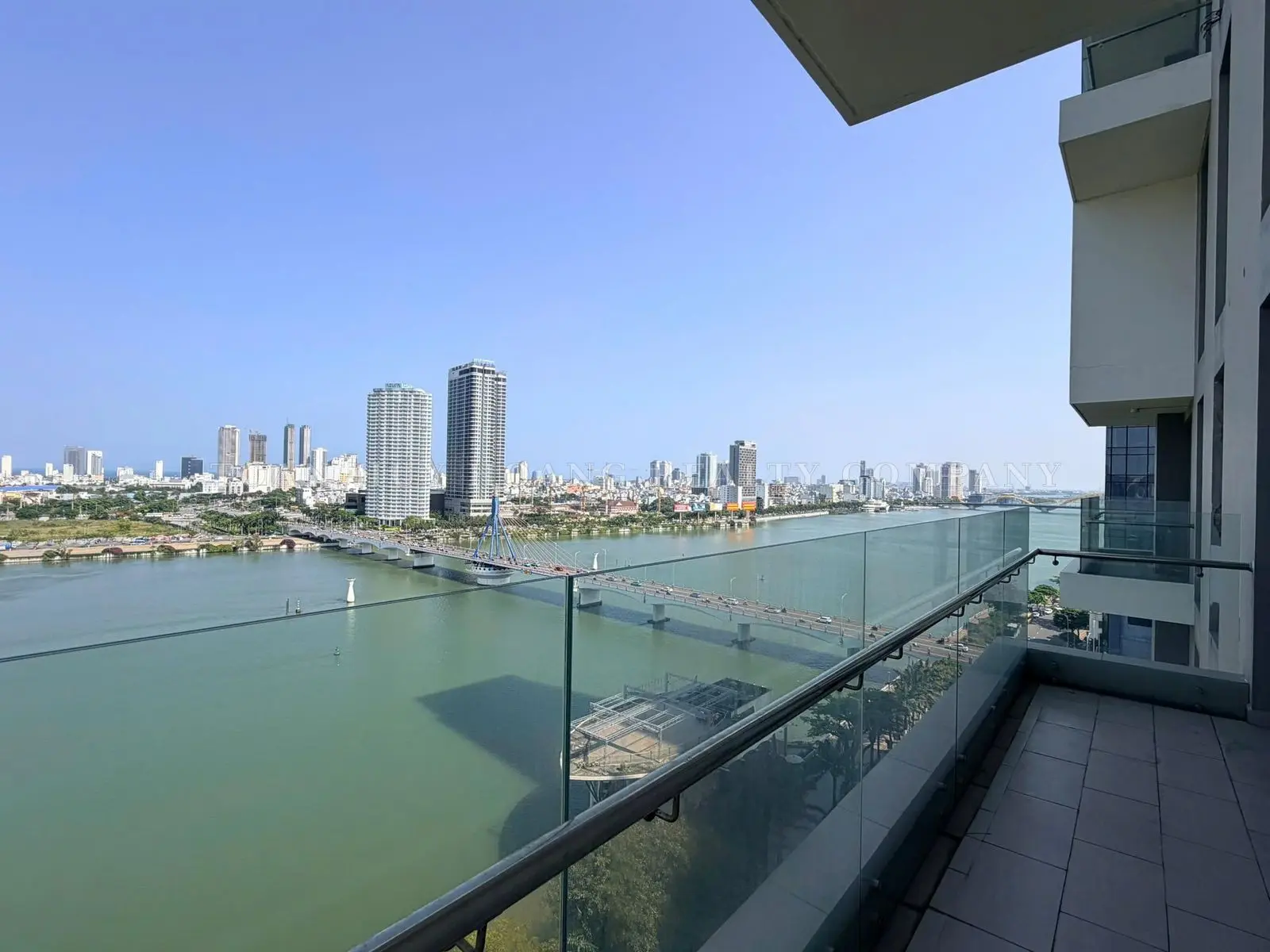 Bach Dang Complex Apartment for Rent in Da Nang | 120 sqm | 2 Bedrooms | Direct Han River View, view 9
