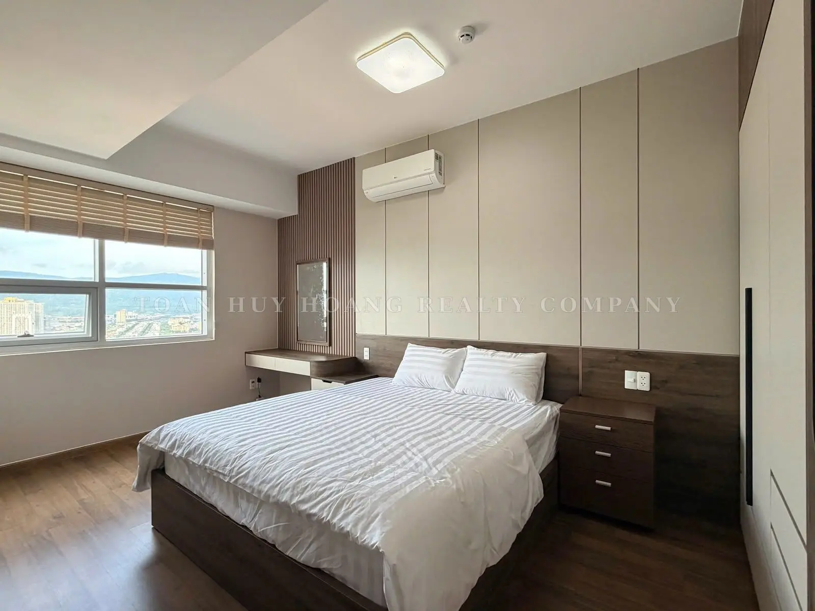 Blooming Tower Apartment, 3 Bedrooms, Fully Furnished
, view 19