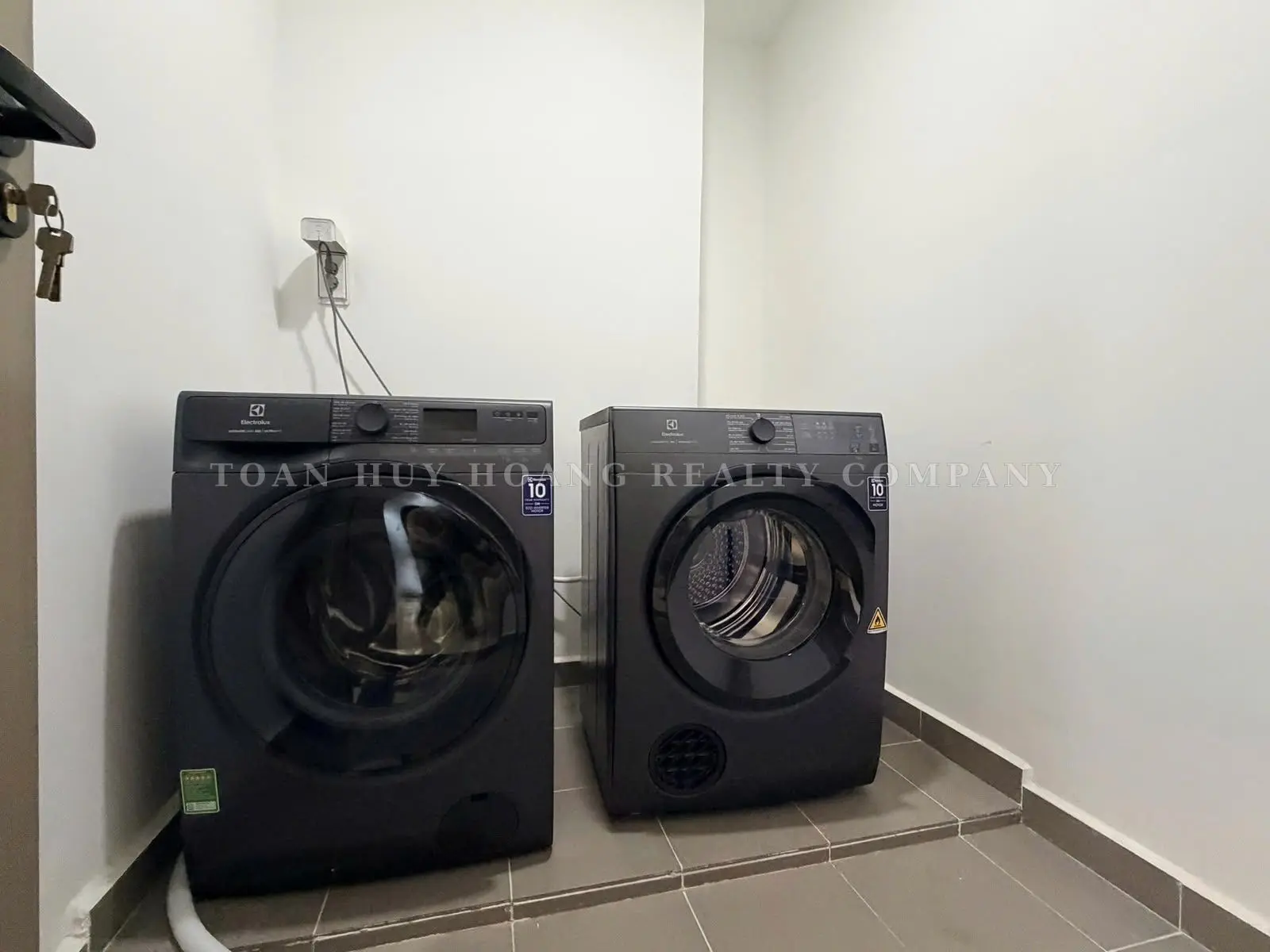 Blooming Tower Apartment, 3 Bedrooms, Fully Furnished
, view 21