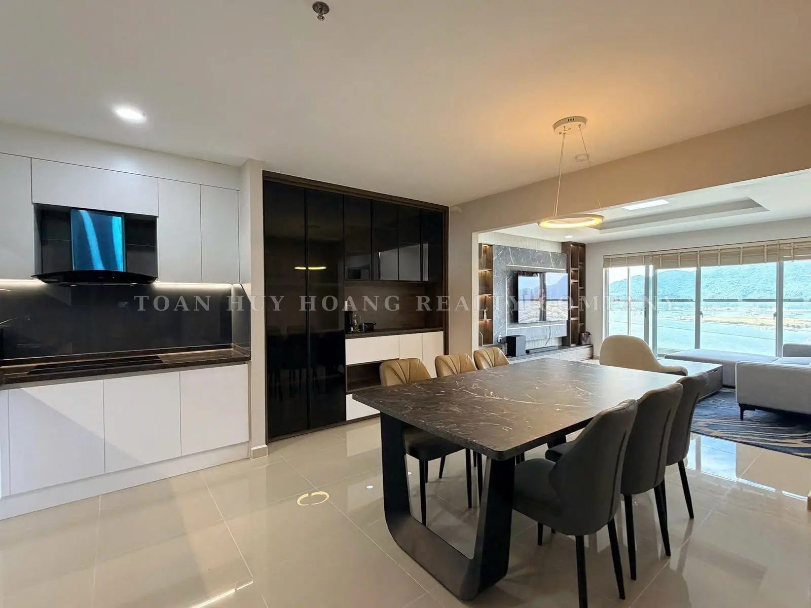 Blooming Tower Apartment, 3 Bedrooms, Fully Furnished
, view 4