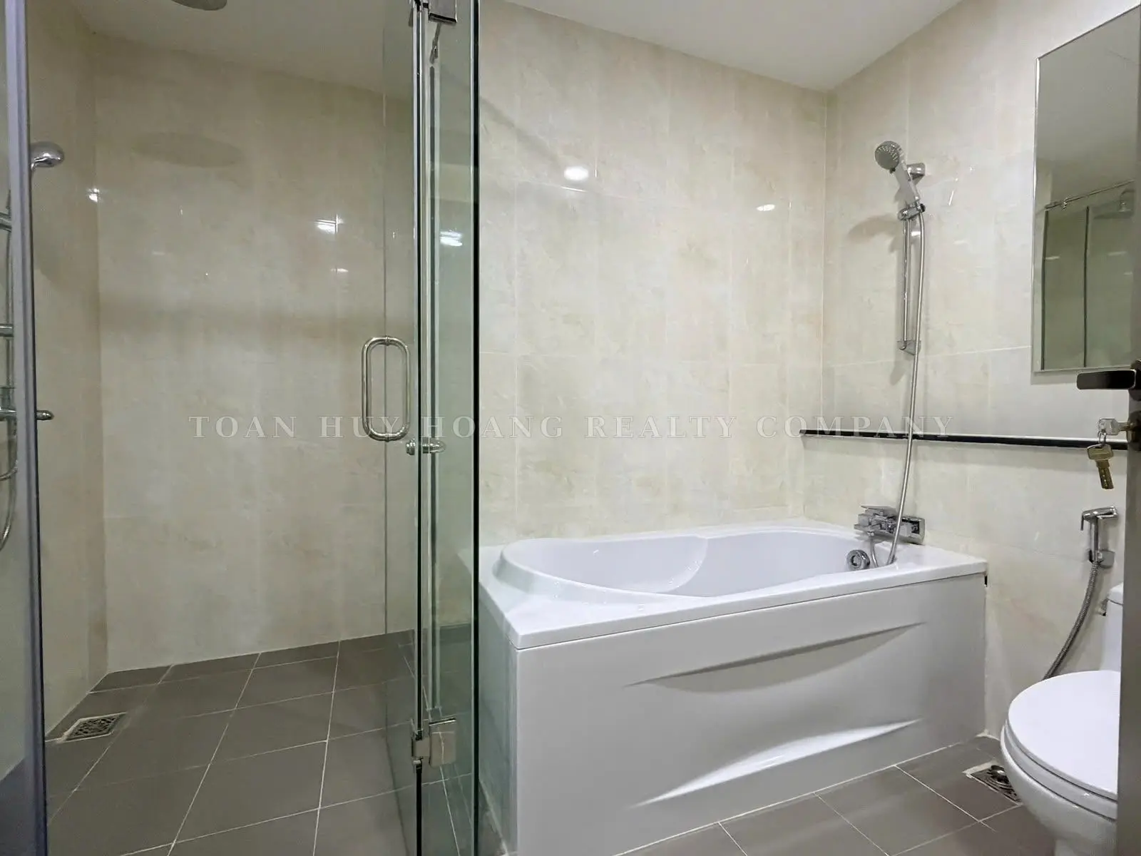 Blooming Tower Apartment, 3 Bedrooms, Fully Furnished
, view 9