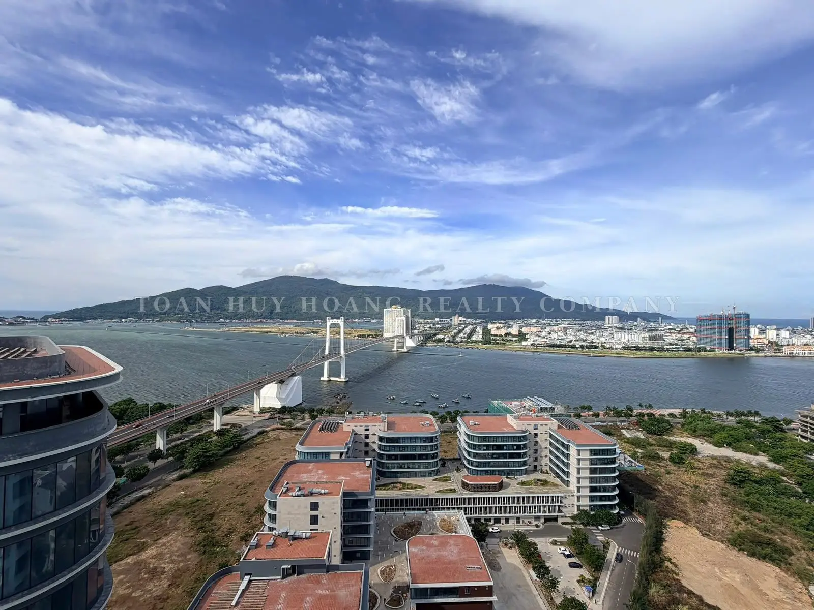 Blooming Tower Apartment, 3 Bedrooms, Fully Furnished
, view 10