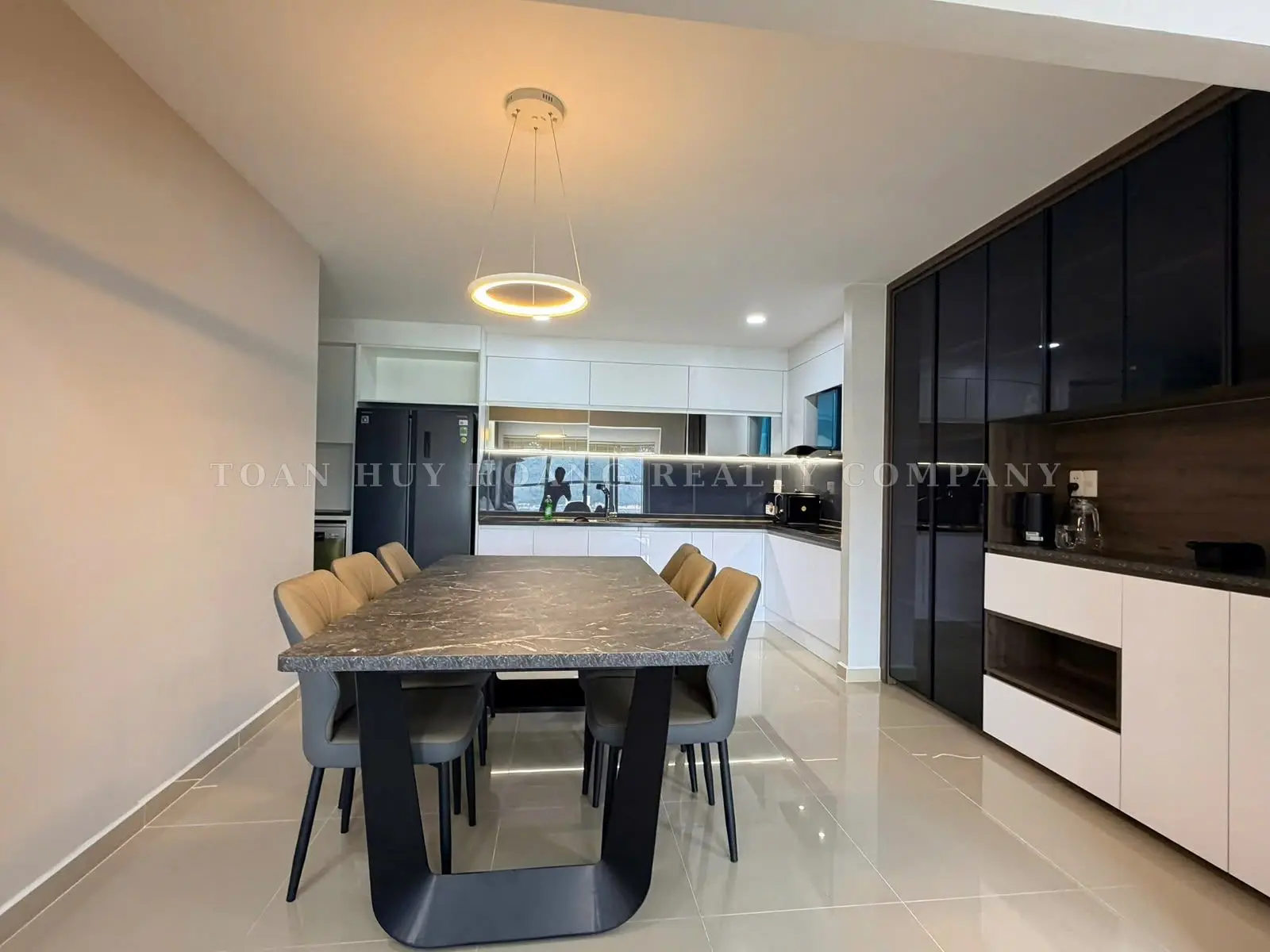 Blooming Tower Apartment, 3 Bedrooms, Fully Furnished
, view 13