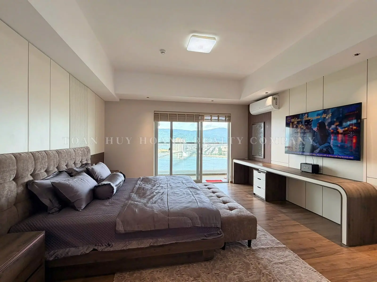 Blooming Tower Apartment, 3 Bedrooms, Fully Furnished
, view 7