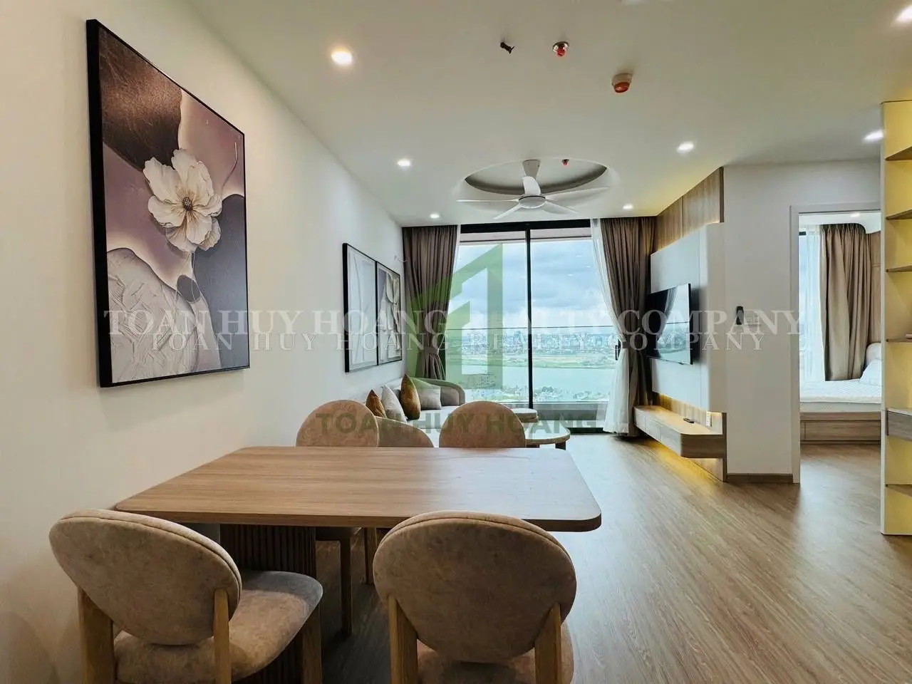 new listing 1, view 12