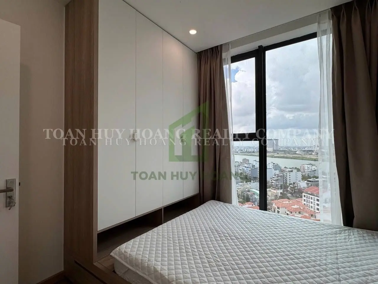 new listing 1, view 13