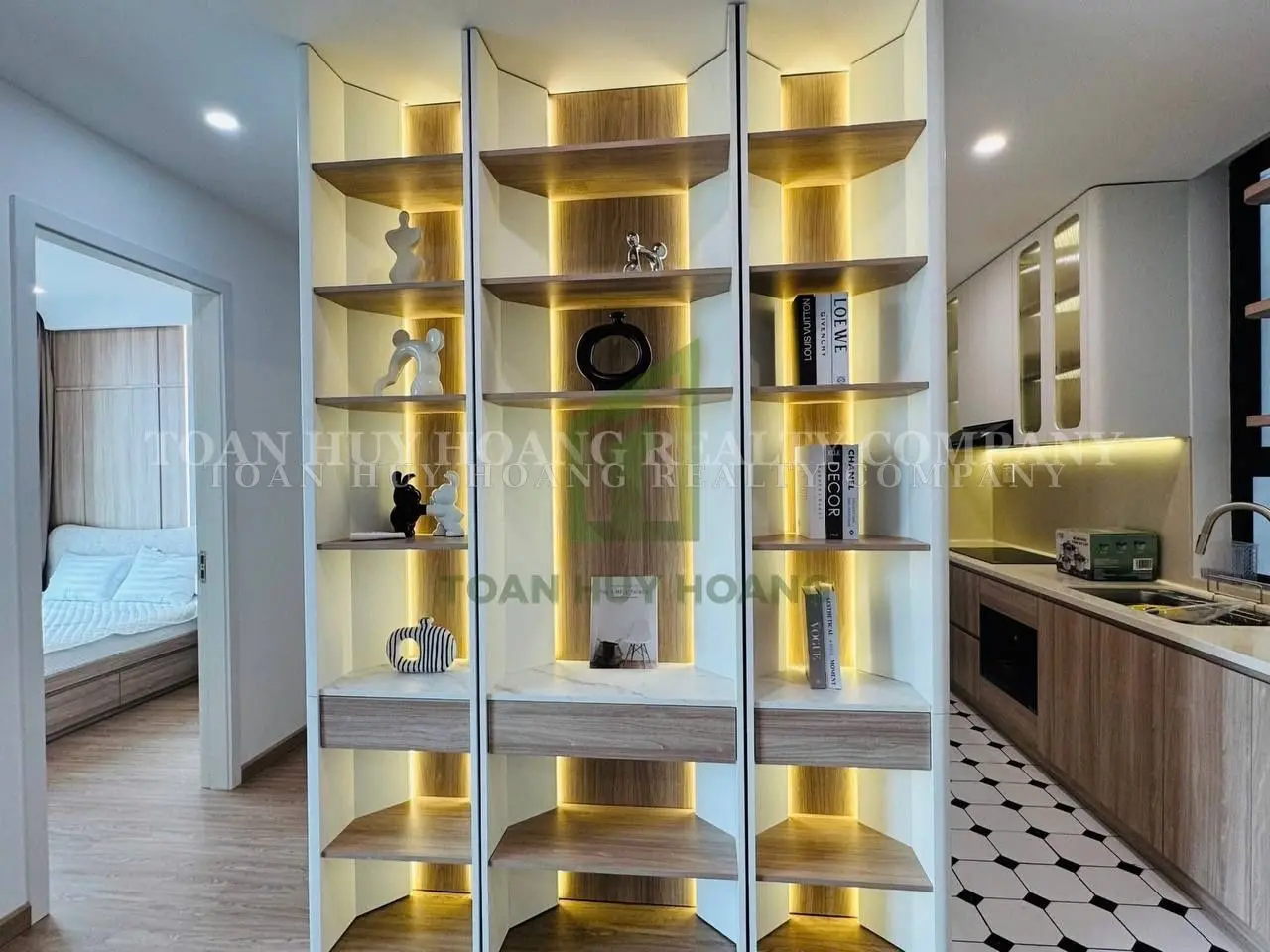 new listing 1, view 2
