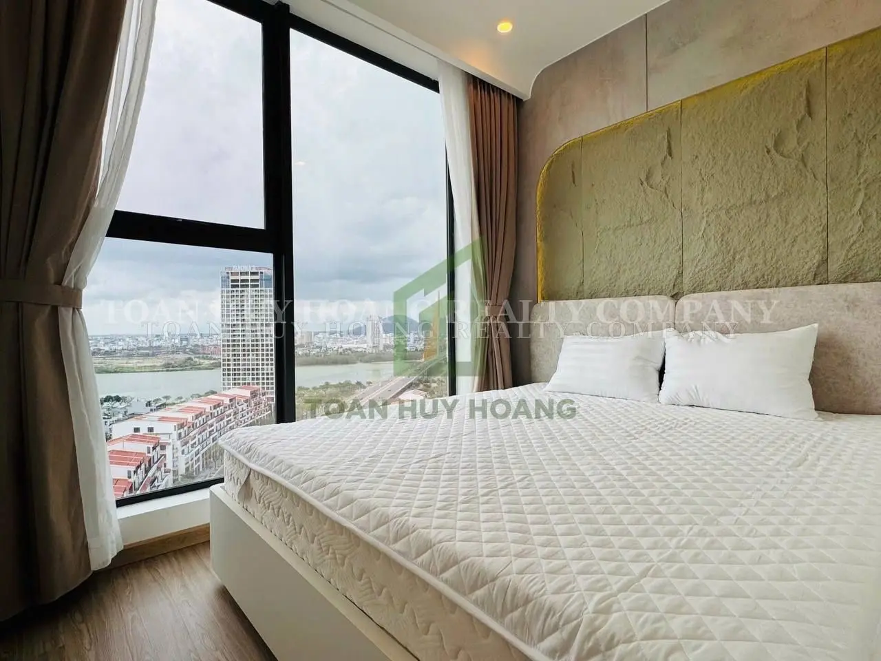new listing 1, view 5