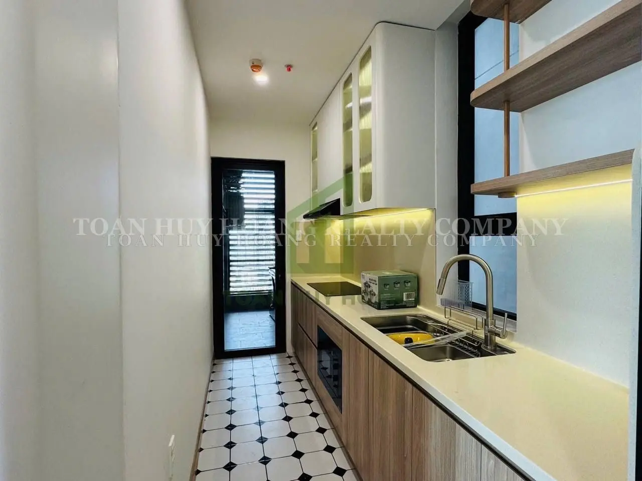 new listing 1, view 7