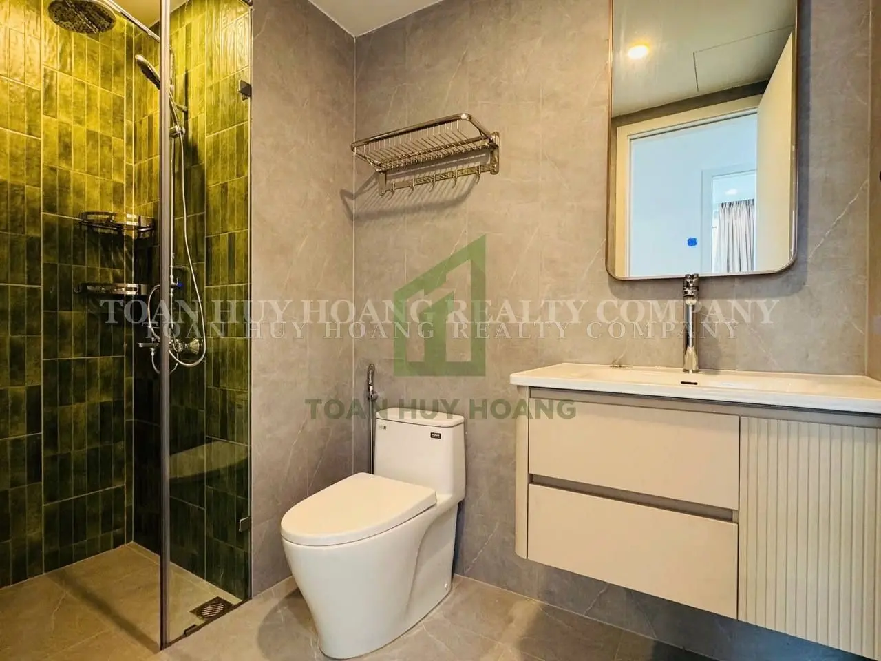 new listing 1, view 8