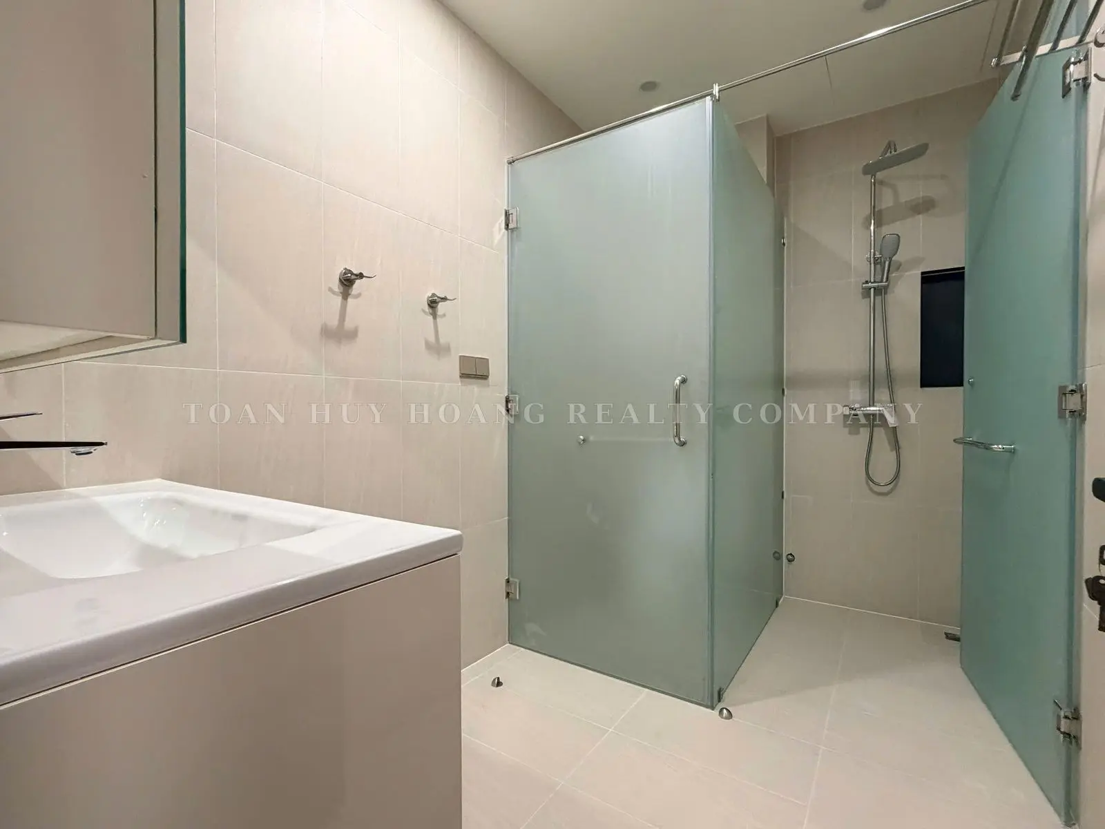 4-Floor House for Rent on Hoa Son Street, Da Nang – 5 Bedrooms, Elevator, view 12