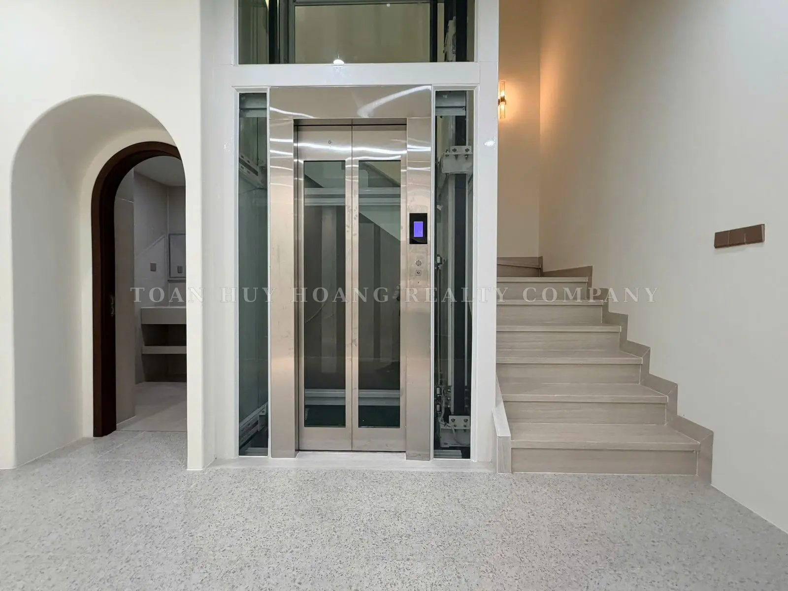 4-Floor House for Rent on Hoa Son Street, Da Nang – 5 Bedrooms, Elevator, view 6