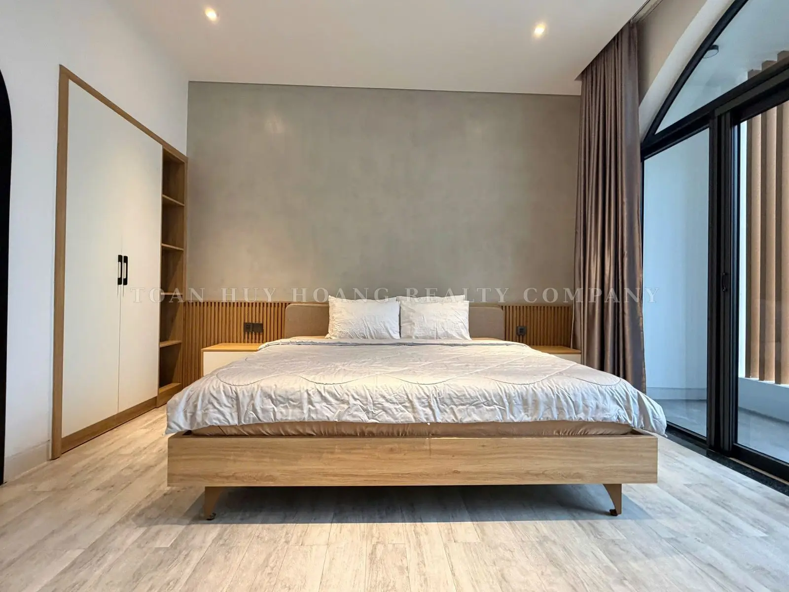 HOUSE FOR RENT IN NAM VIET A, DA NANG | 3 FLOORS | 3 ENSUITE BEDROOMS | FULLY FURNISHED, view 8