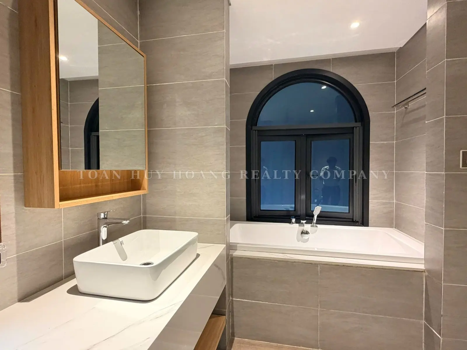 HOUSE FOR RENT IN NAM VIET A, DA NANG | 3 FLOORS | 3 ENSUITE BEDROOMS | FULLY FURNISHED, view 9