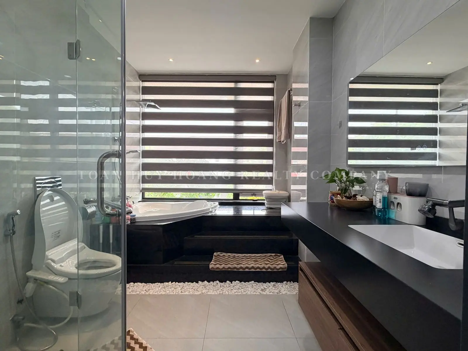 Luxury Phuc Loc Vien Villa for Rent in Da Nang | 4 Bedrooms | 150m² | Gated Community, view 15