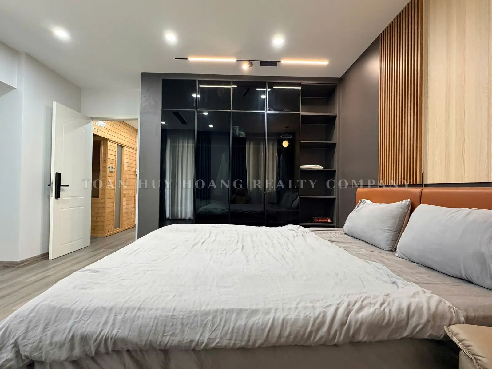 Luxury Phuc Loc Vien Villa for Rent in Da Nang | 4 Bedrooms | 150m² | Gated Community, view 21