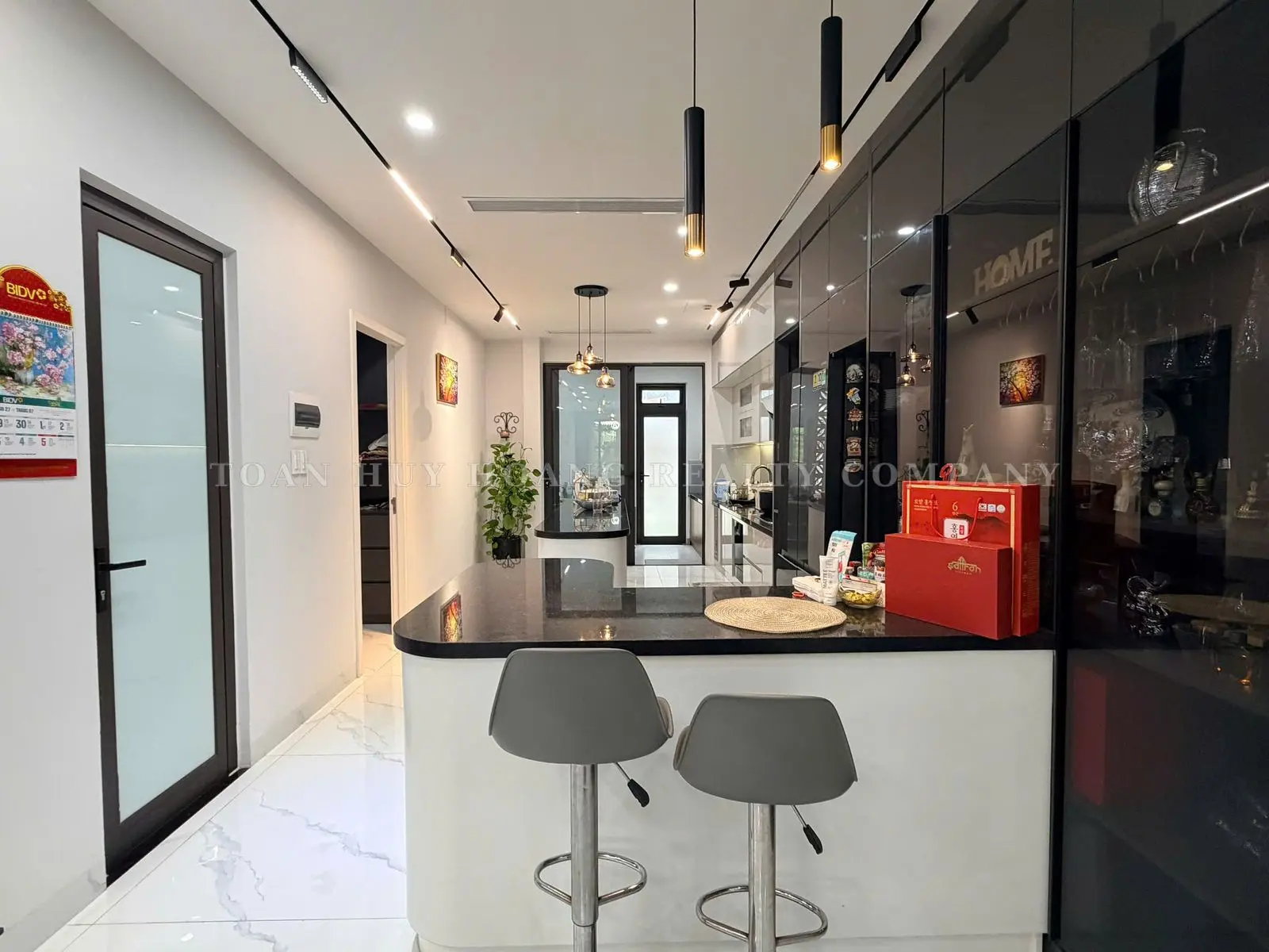 Luxury Phuc Loc Vien Villa for Rent in Da Nang | 4 Bedrooms | 150m² | Gated Community, view 4