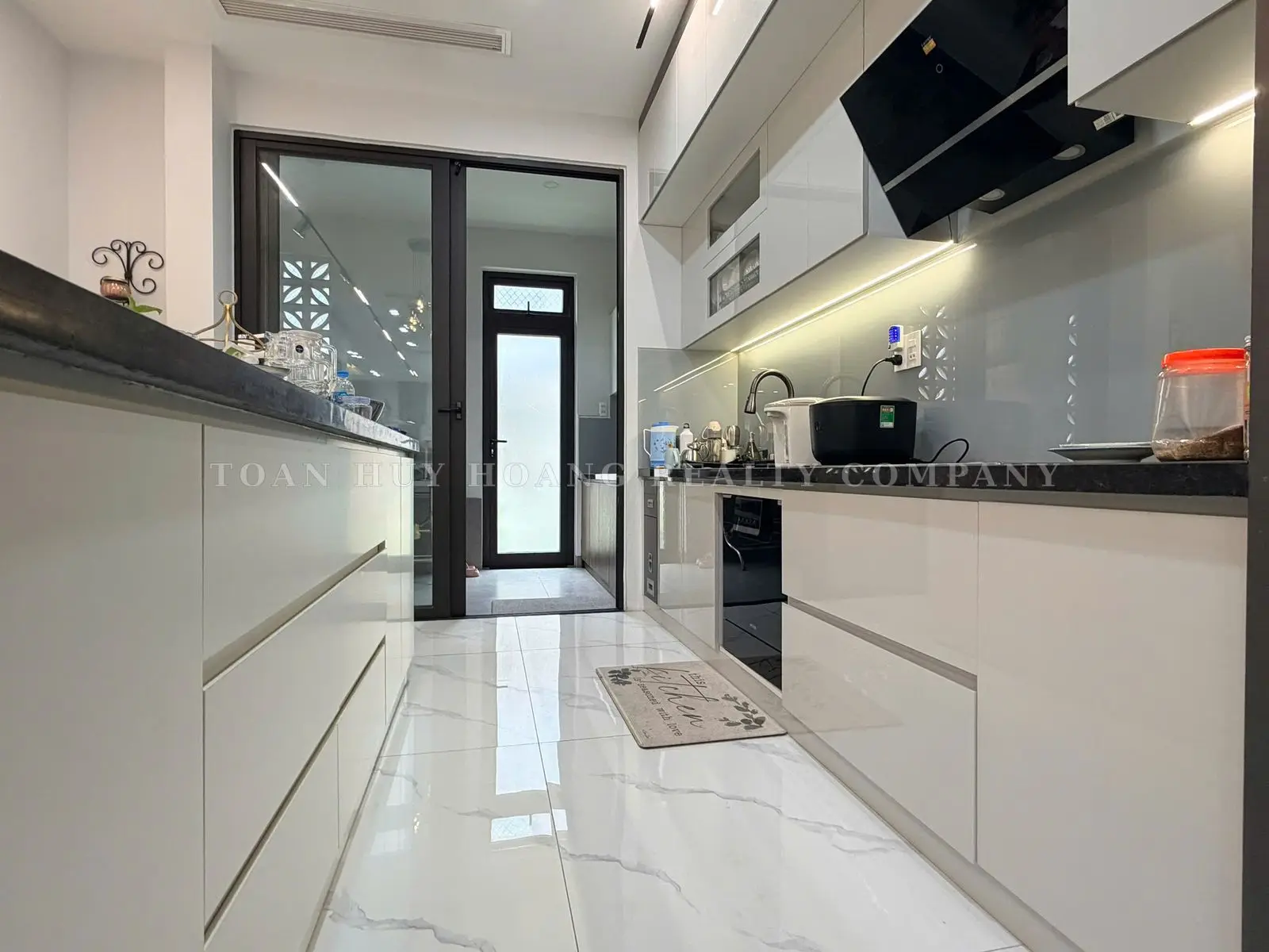 Luxury Phuc Loc Vien Villa for Rent in Da Nang | 4 Bedrooms | 150m² | Gated Community, view 6