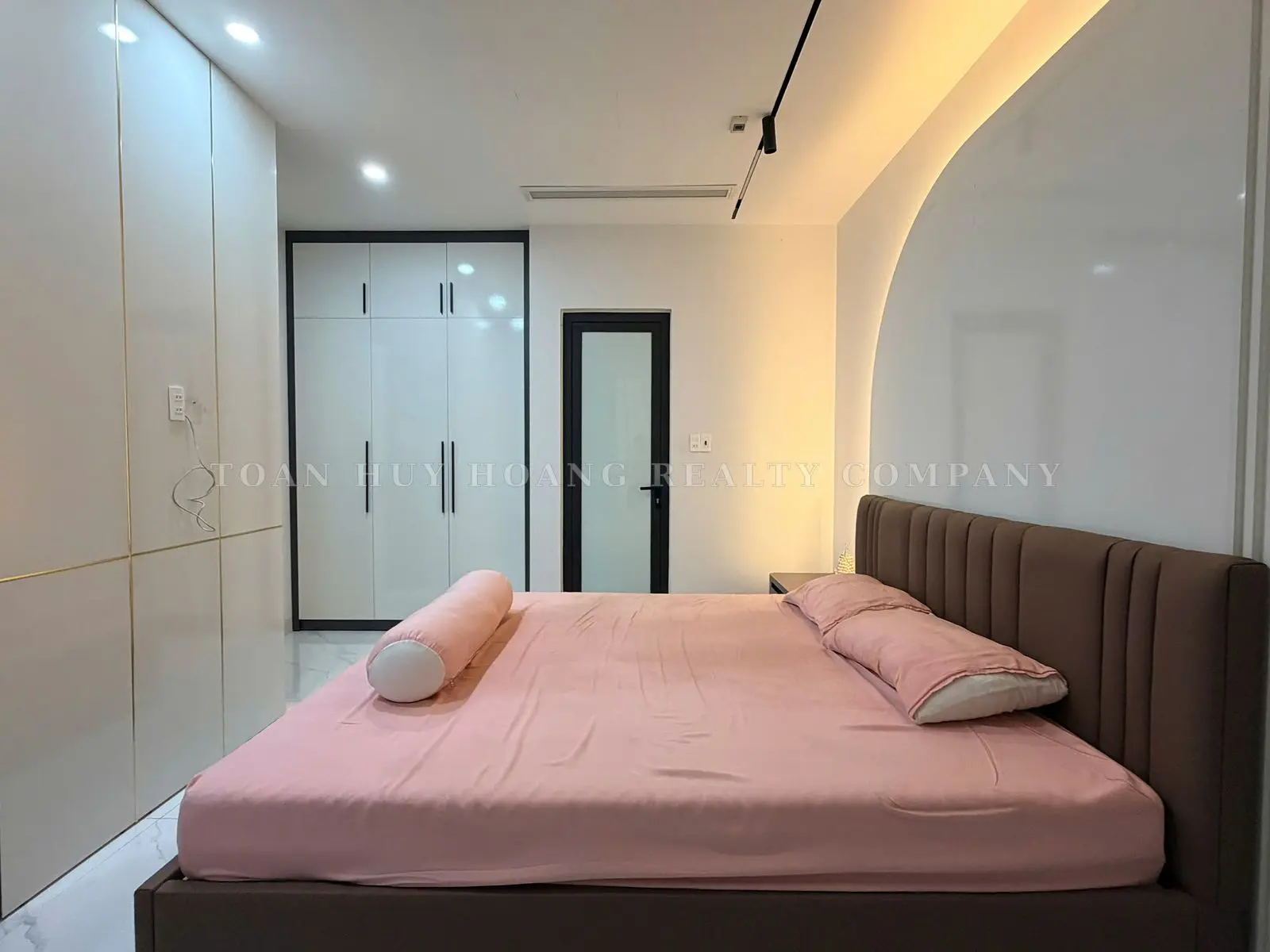 Luxury Phuc Loc Vien Villa for Rent in Da Nang | 4 Bedrooms | 150m² | Gated Community, view 8