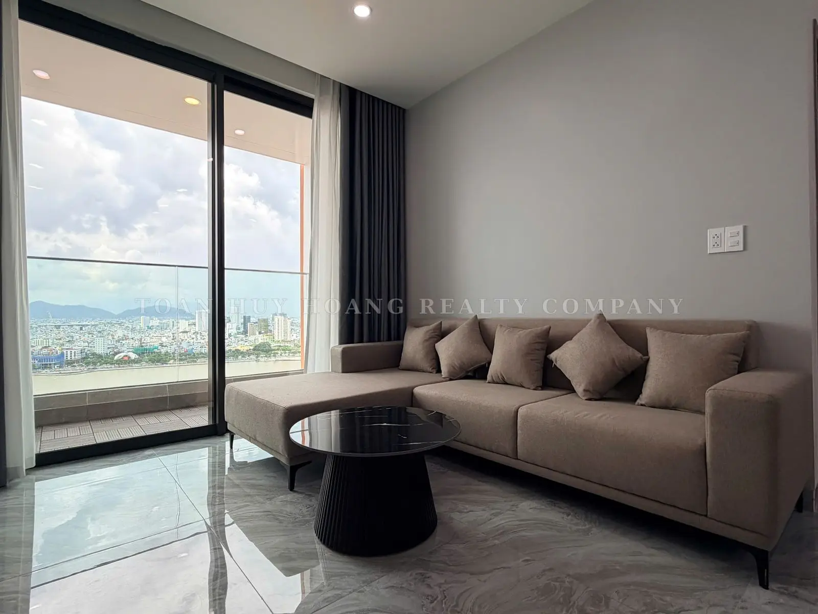Ponte Apartment for Rent in Da Nang – 100m², 3 Bedrooms, Han River View, view 1