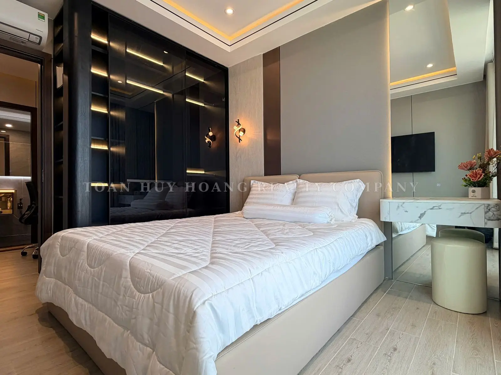 Ponte Apartment for Rent in Da Nang | 51m² | 1BR+ | Direct Han River View | Luxury Interior, view 11