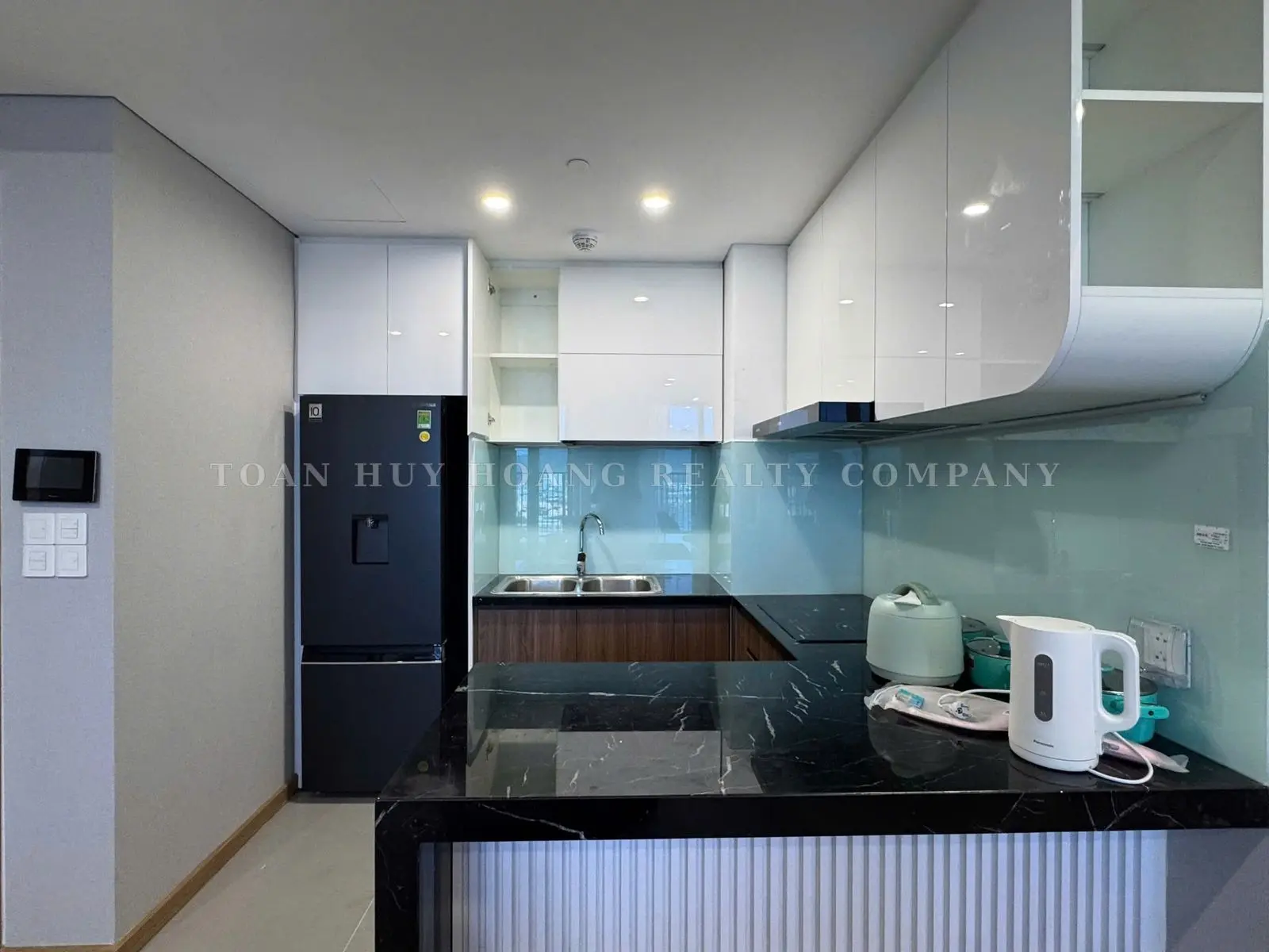 Luxury 2-Bedroom Apartment for Rent at Sam Tower Da Nang | 84m² | Direct Han River View, view 4
