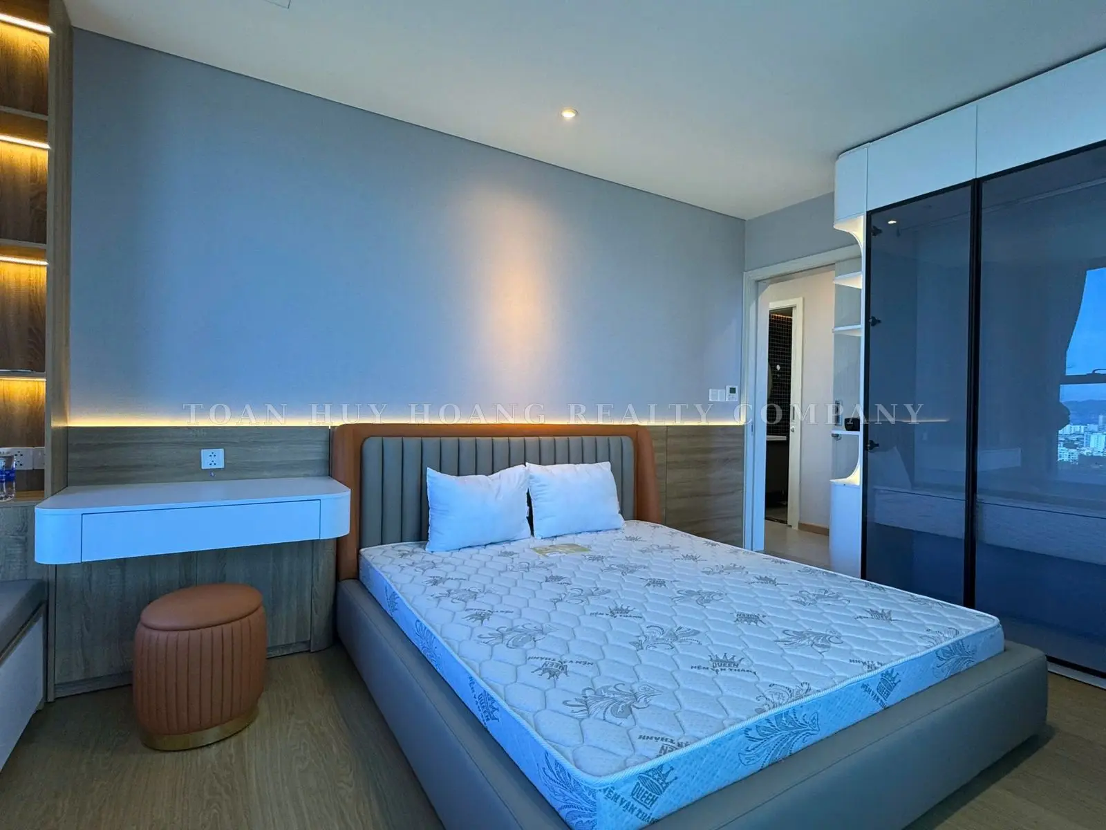 Luxury 2-Bedroom Apartment for Rent at Sam Tower Da Nang | 84m² | Direct Han River View, view 8