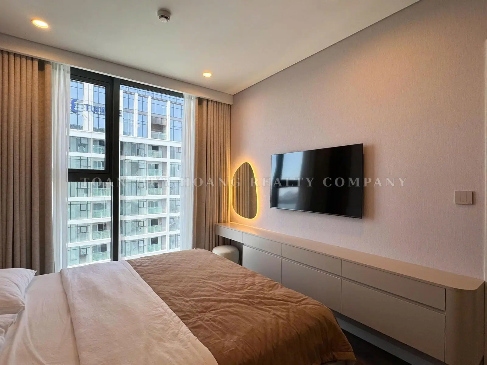 Luxury 2-Bedroom Apartment for Rent at The Filmore Da Nang | 70 sqm | Fully Furnished, view 13