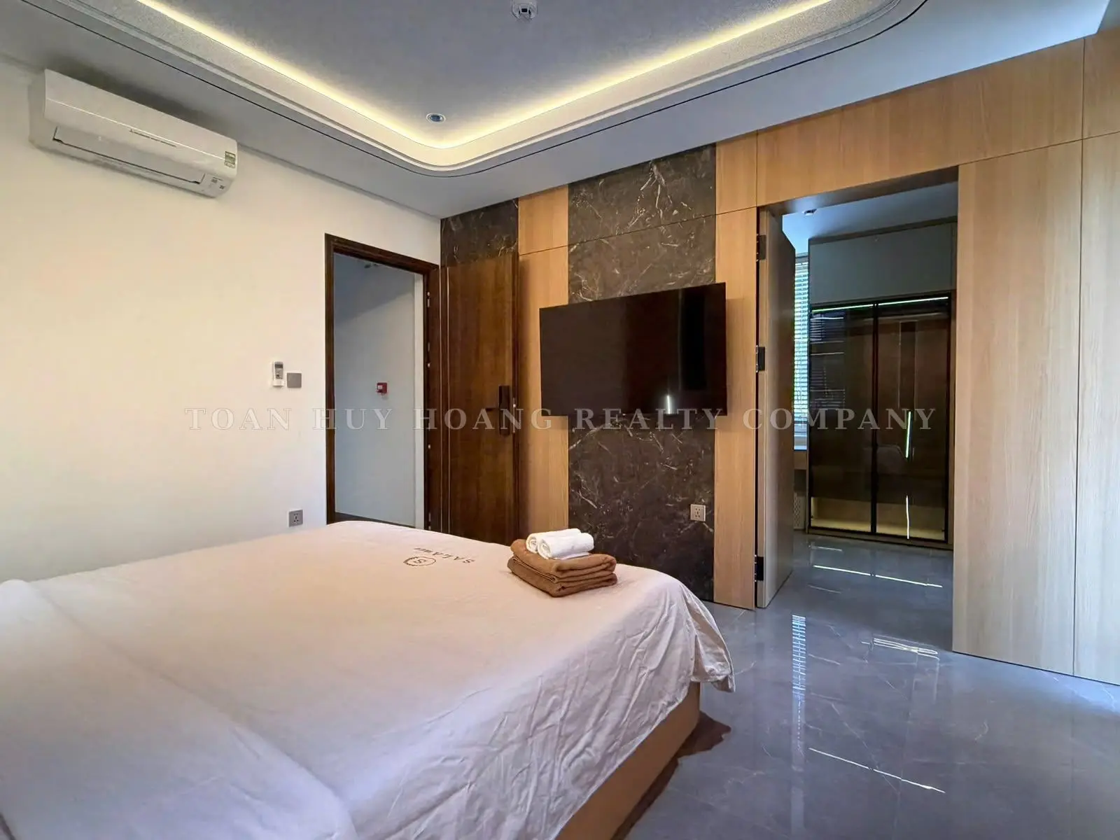 Beautiful Villa in Da Nang Near Thuan Phuoc Bridge, 6 Bedrooms, view 14