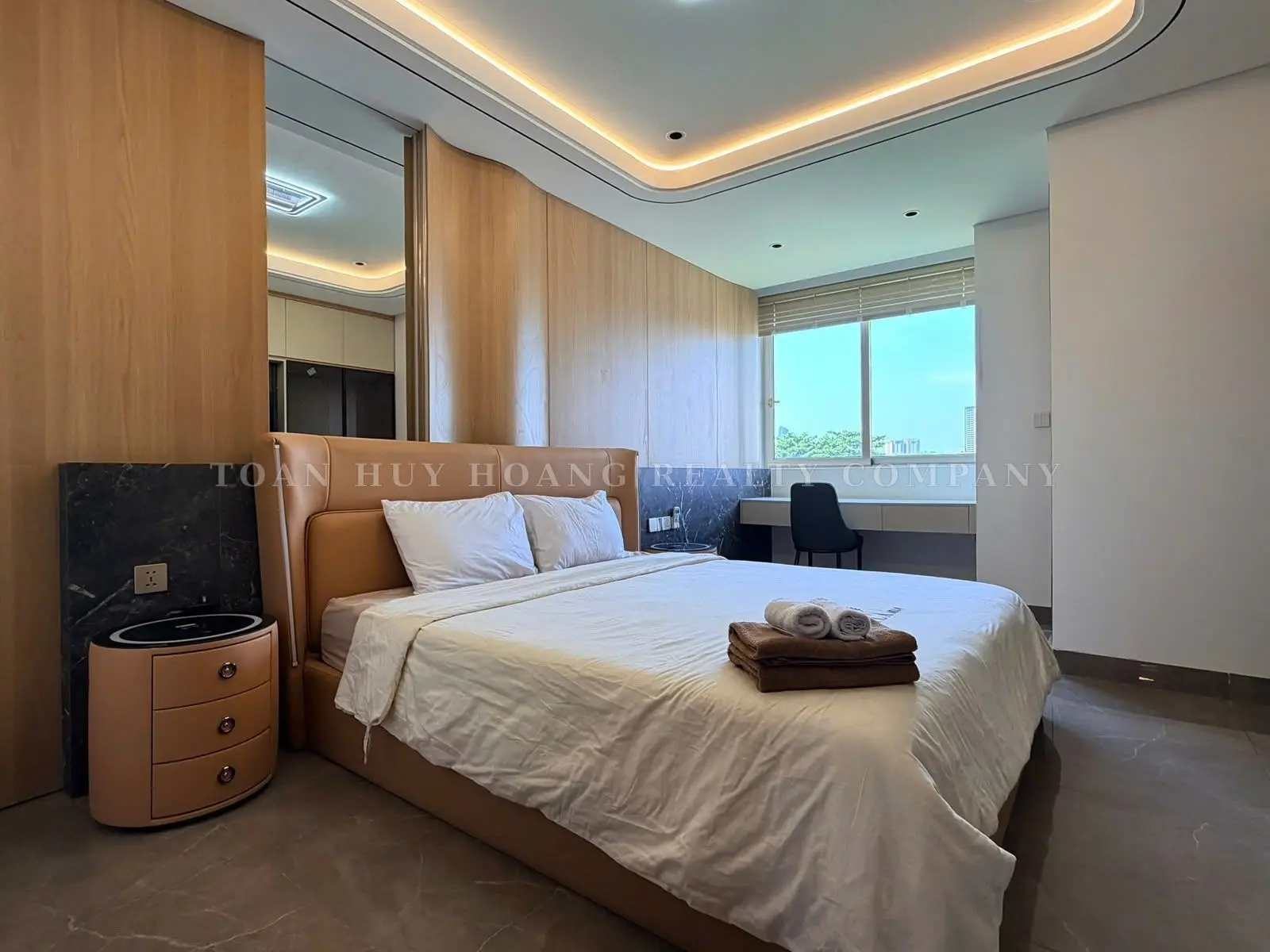 Beautiful Villa in Da Nang Near Thuan Phuoc Bridge, 6 Bedrooms, view 16