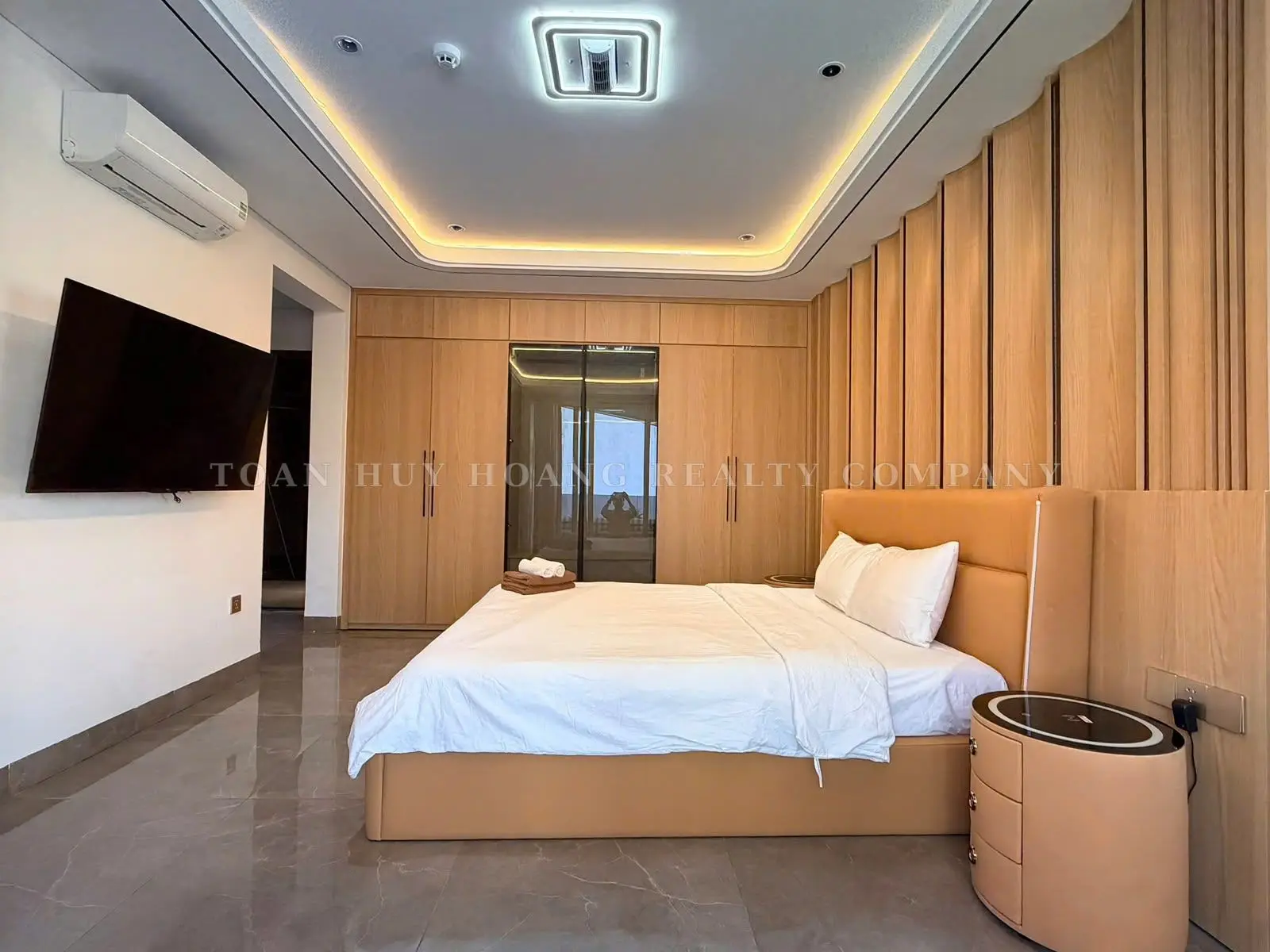 Beautiful Villa in Da Nang Near Thuan Phuoc Bridge, 6 Bedrooms, view 18