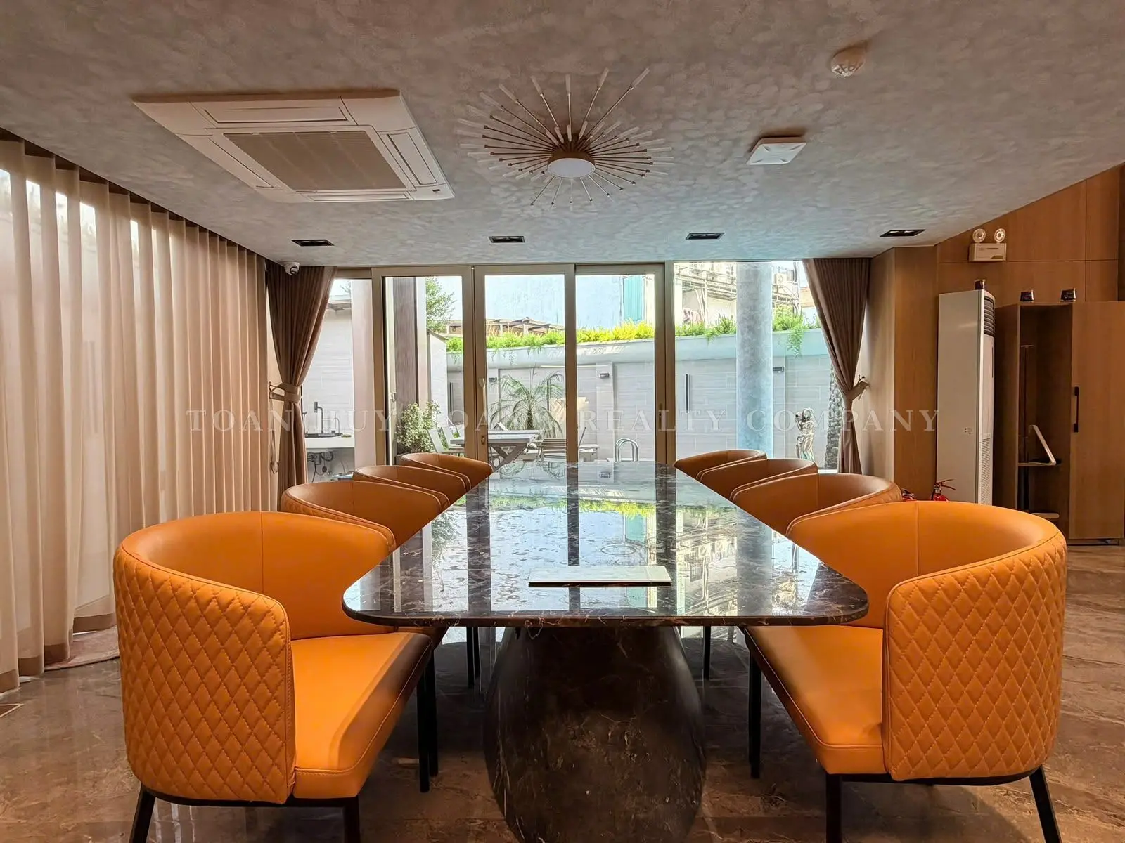 Beautiful Villa in Da Nang Near Thuan Phuoc Bridge, 6 Bedrooms, view 4